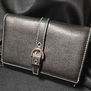 Coach Black Leather Wallet Sleek Design